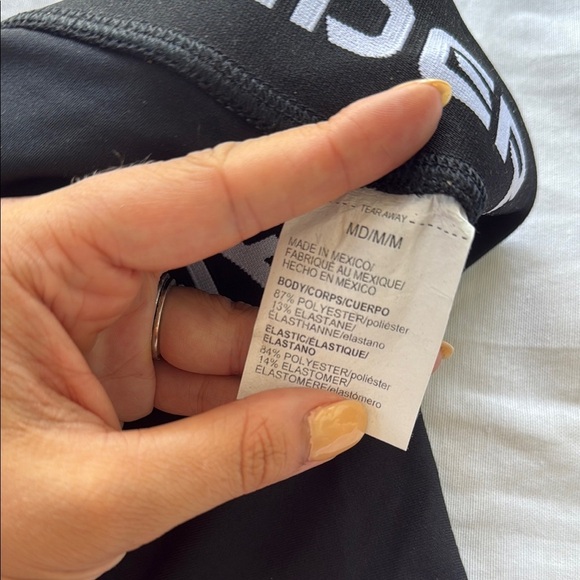 Under Armour Black Athletic Shorts Compression Fit Moisture-Wicking - Picture 3 of 5